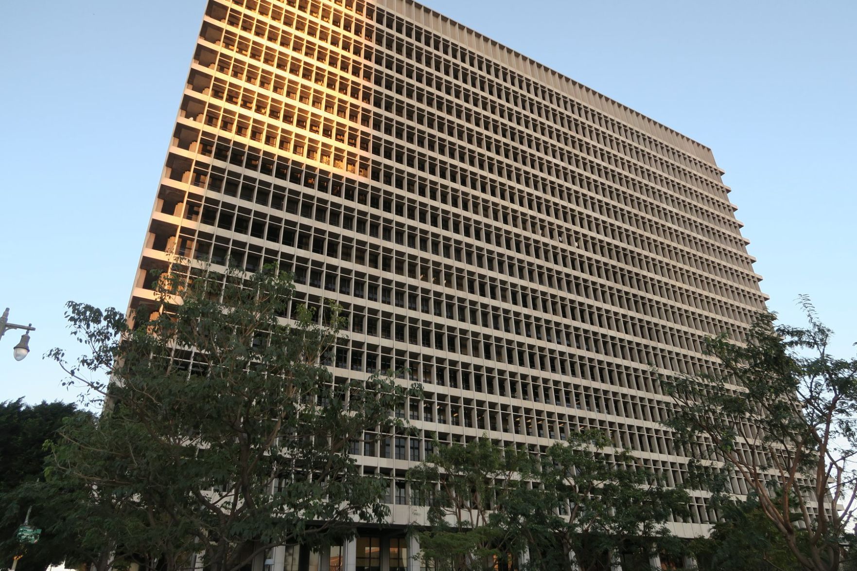 LA Criminal Court building exterior